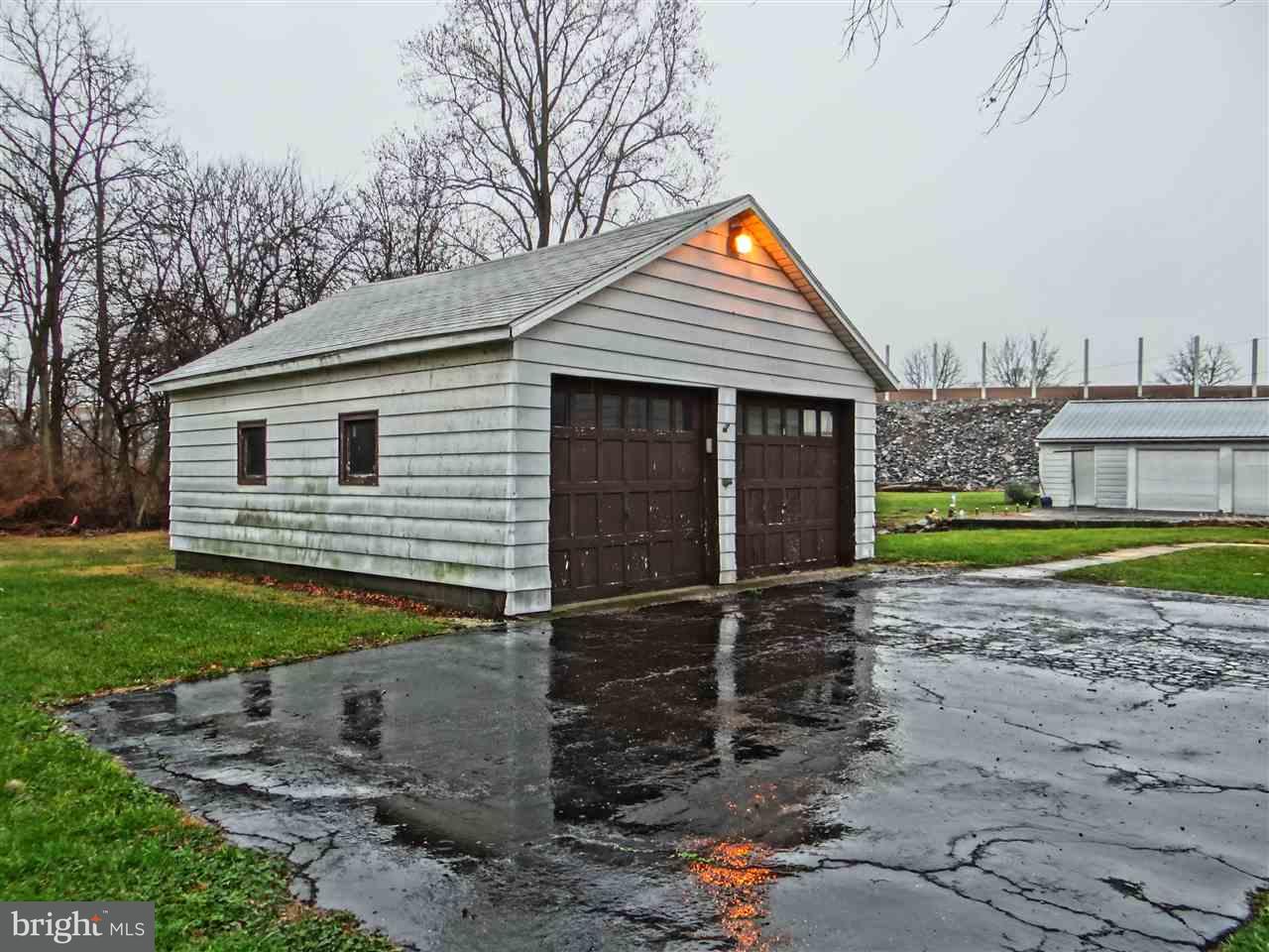 1549 Spring Road Carlisle, PA 17013 - Photo 4 of 6 Gallery Image 4