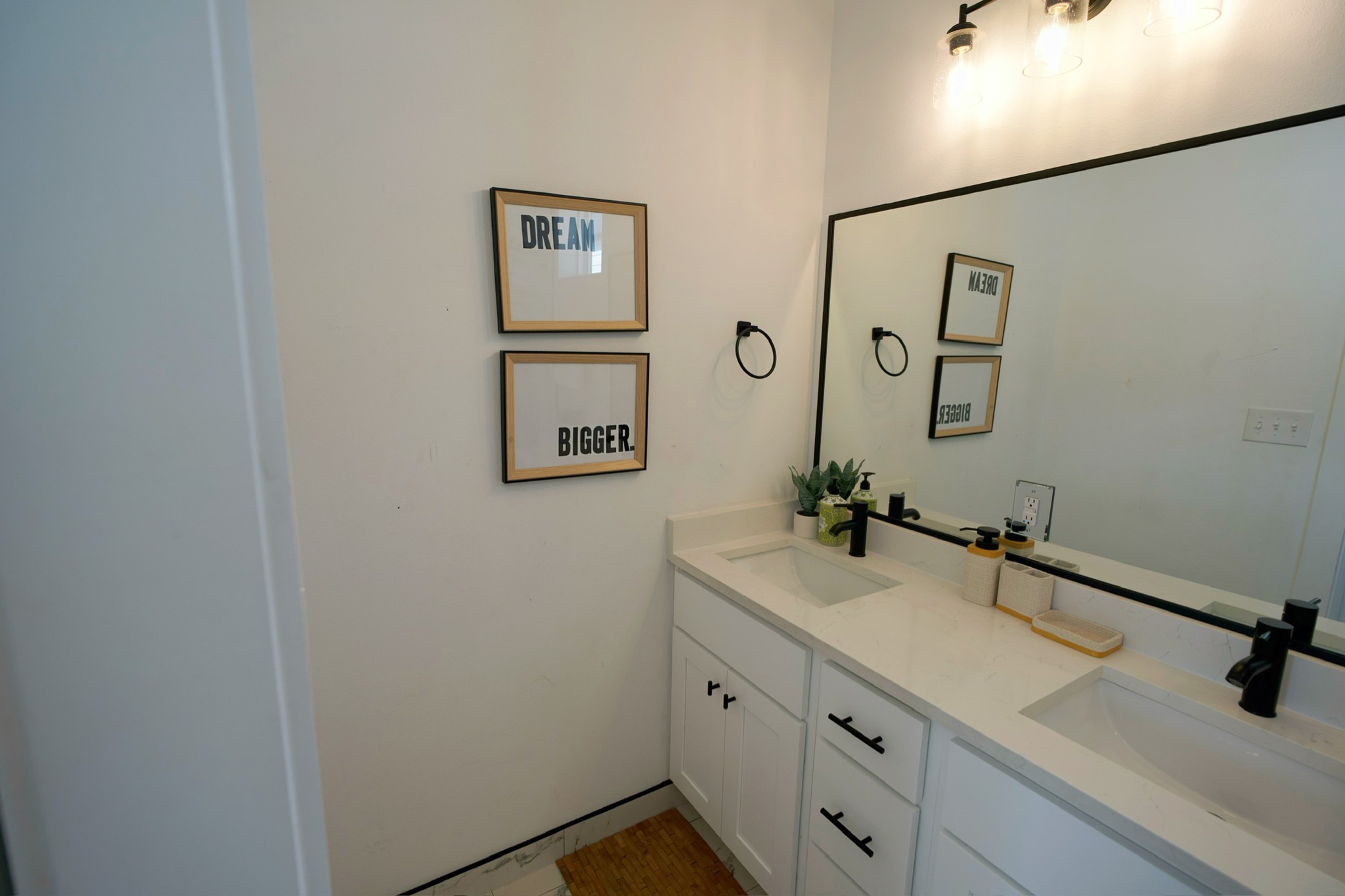 8703 Wileyvale Road Houston, TX 77016 - Photo 9 of 12 Gallery Image 9