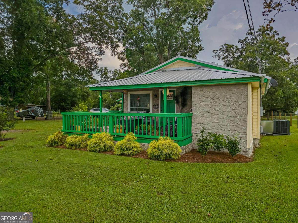 2242 Highway 82 Enigma, GA 31749 - Photo 3 of 47