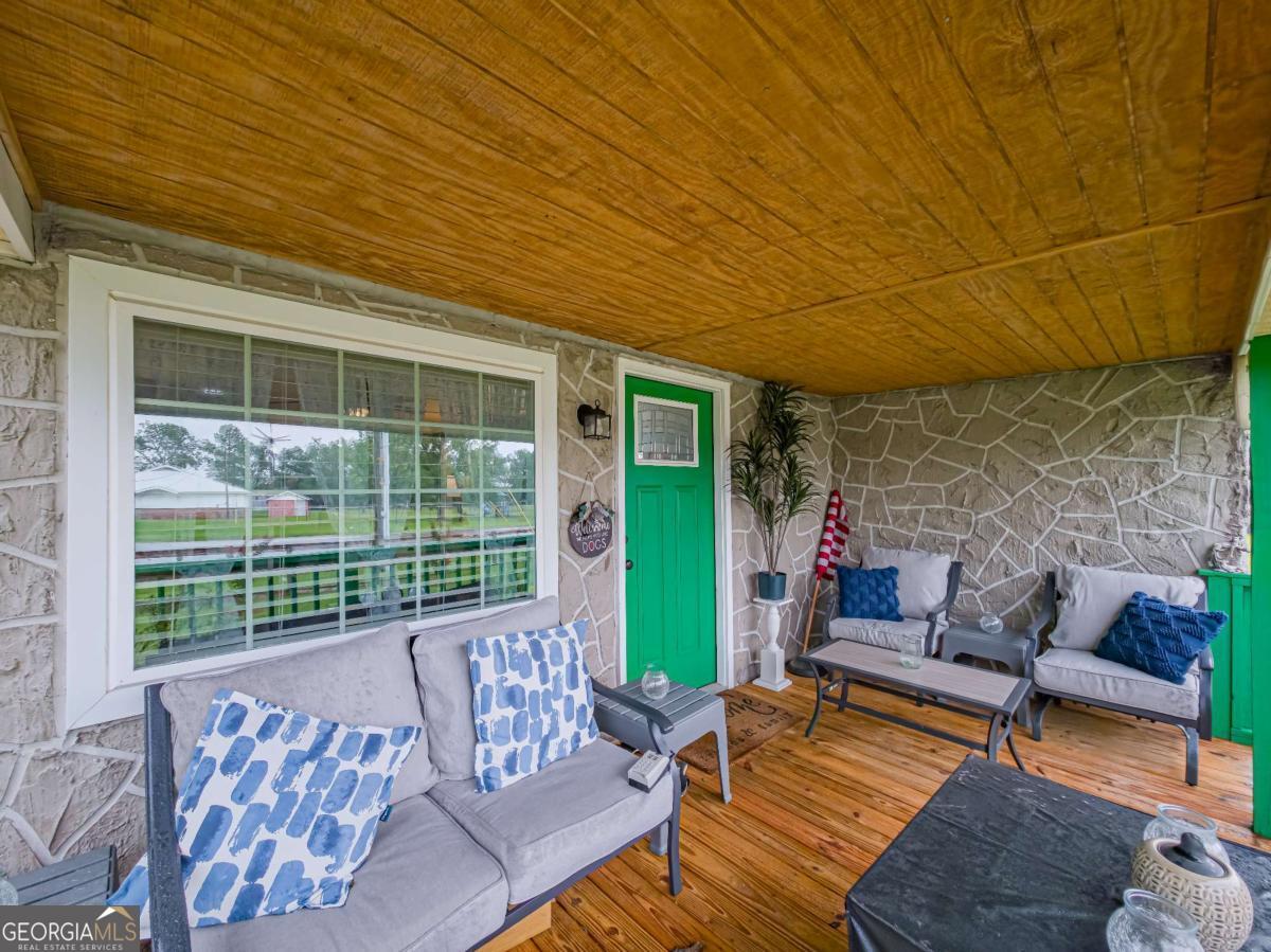 2242 Highway 82 Enigma, GA 31749 - Photo 6 of 47