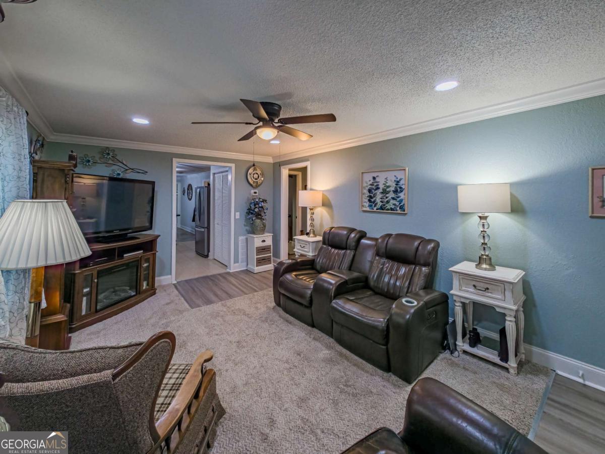 2242 Highway 82 Enigma, GA 31749 - Photo 8 of 47