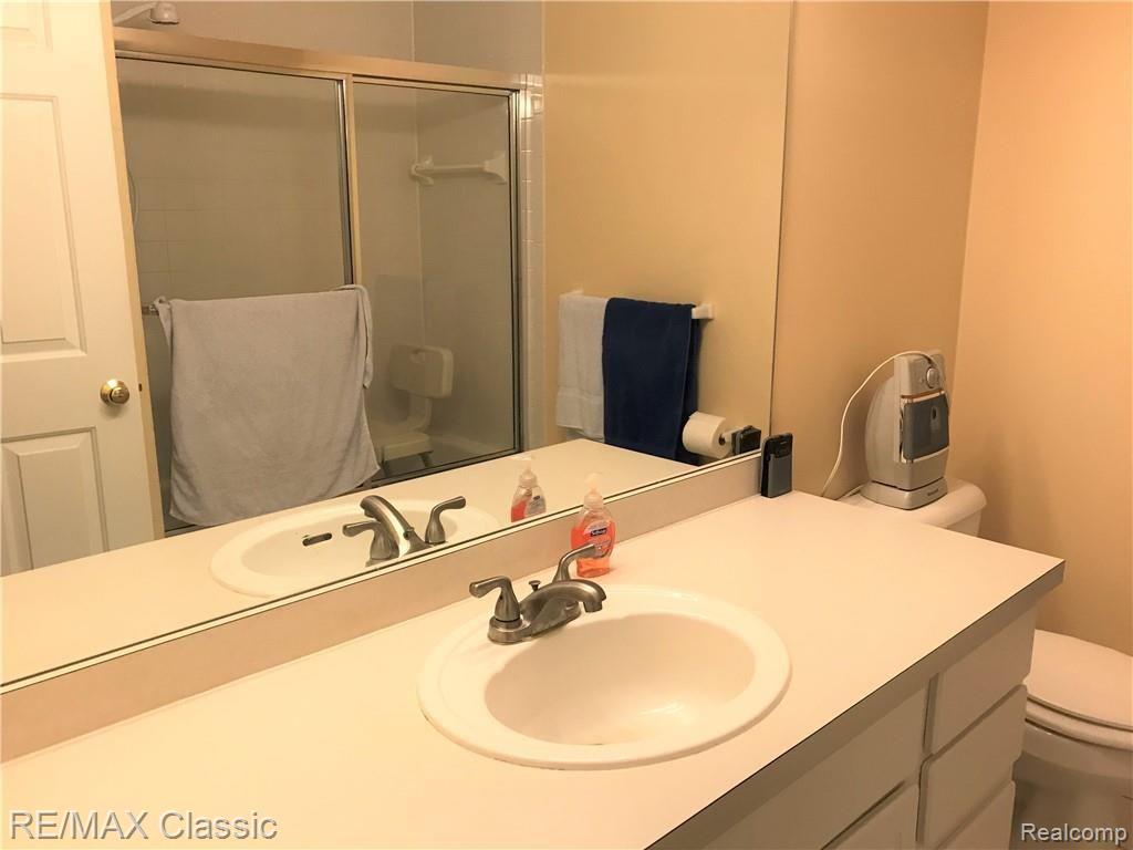 4949 Crooks Road, Unit 9L Royal Oak, MI 48073 - Photo 13 of 25 Gallery Image 13