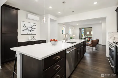 $1,148,000 | 19255 Northeast 69th Circle, Unit 105, Redmond, WA 98052