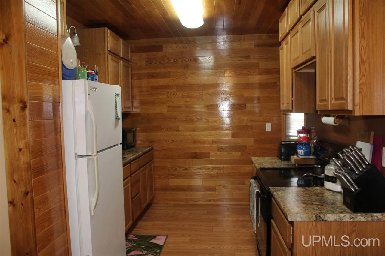 328 Cary Road Hurley, WI 54534 - Photo 5 of 23 Gallery Image 5