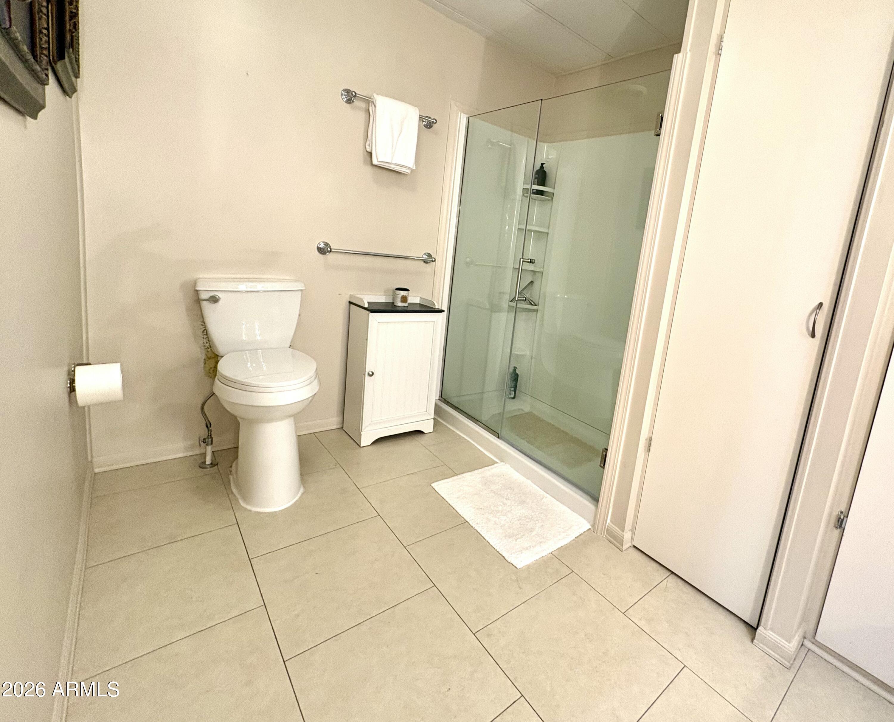 6770 West State Rte 89A, Unit 5 Sedona, AZ 86336 - Photo 13 of 27 Updated Primary Bathroom