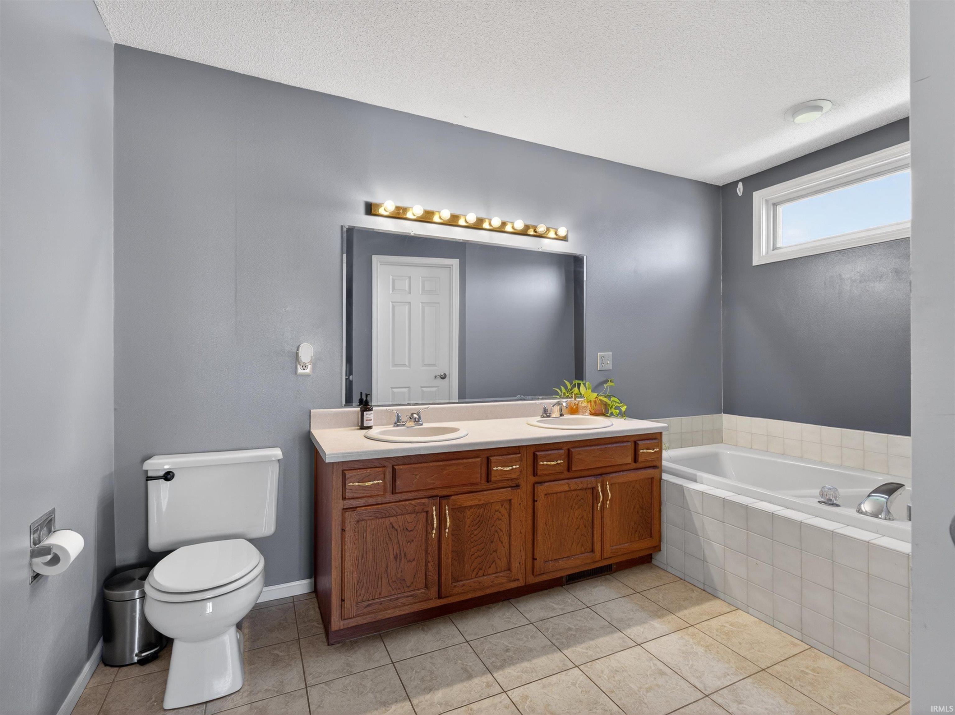 5103 Holly Oak Road Fort Wayne, IN 46845 - Photo 23 of 36