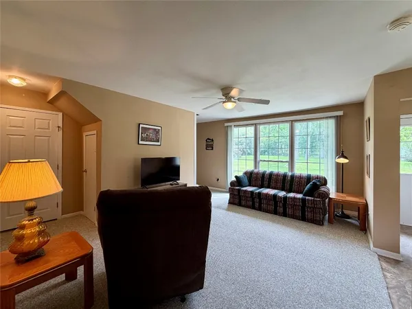 $215,000 | 114 Edgewater Street, Clute, TX 77531