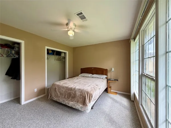 $215,000 | 114 Edgewater Street, Clute, TX 77531