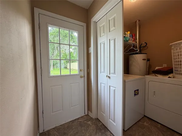 $215,000 | 114 Edgewater Street, Clute, TX 77531