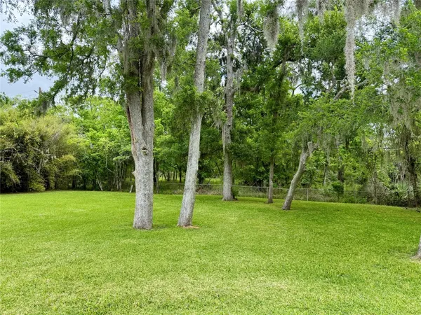 $215,000 | 114 Edgewater Street, Clute, TX 77531