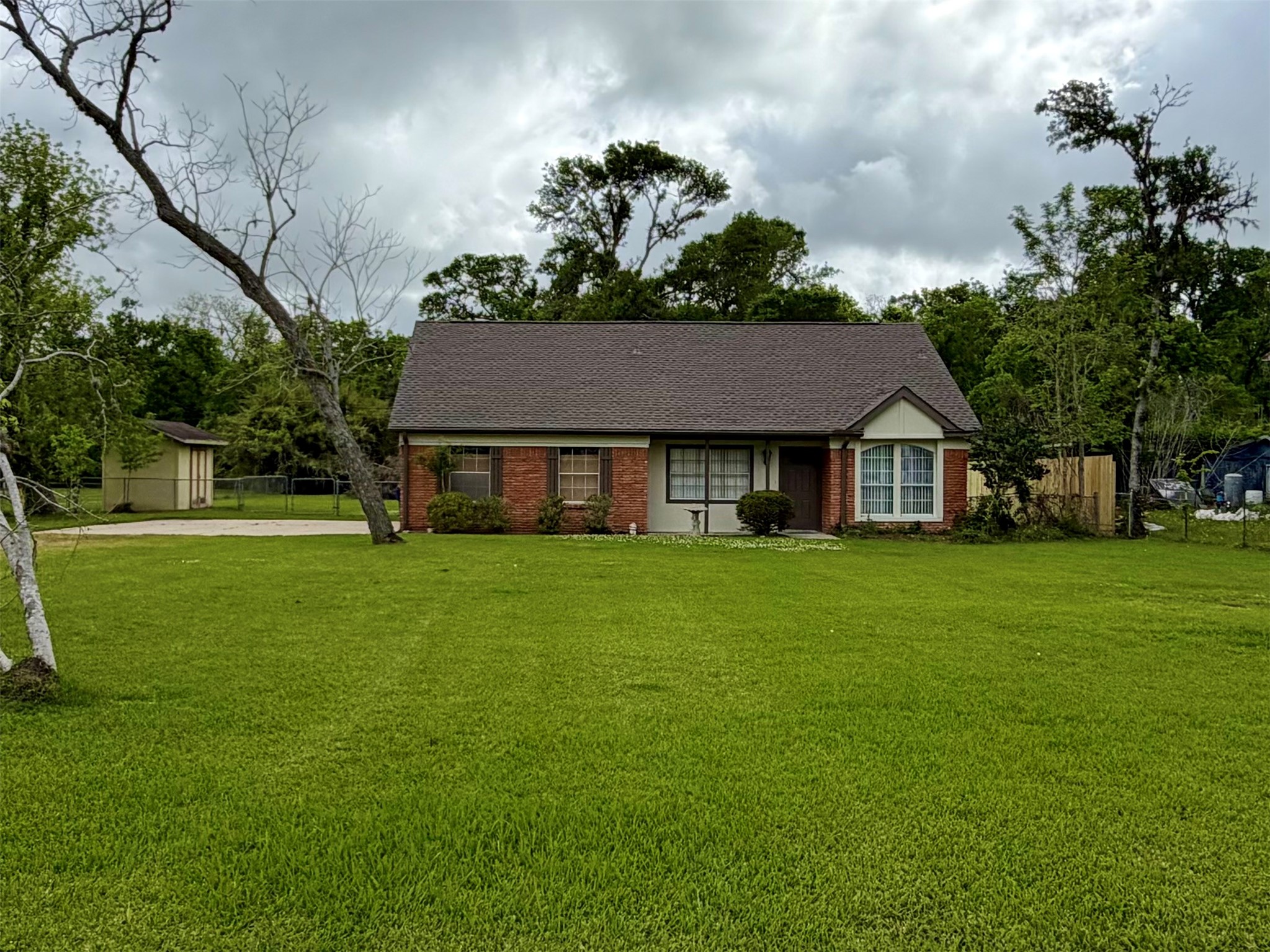114 Edgewater Street Clute, TX 77531 - Photo 37 of 38