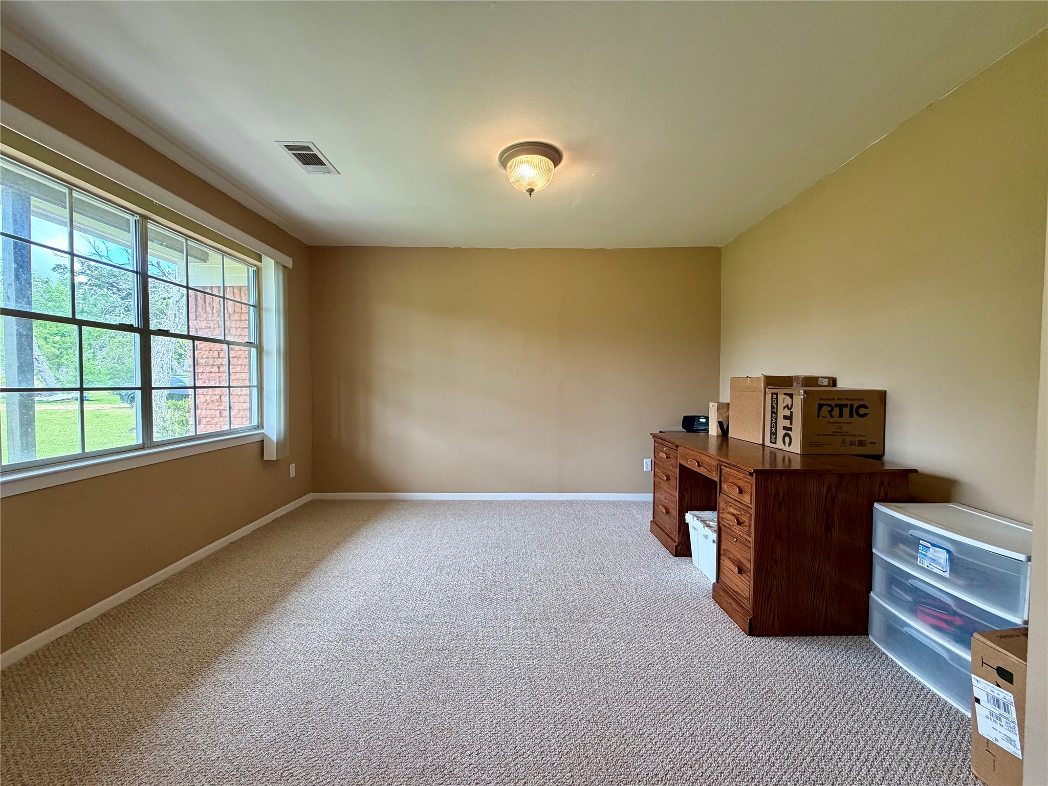 114 Edgewater Street Clute, TX 77531 - Photo 7 of 38