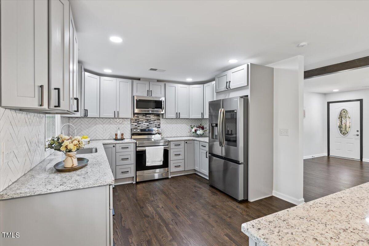 215 Latta Road Durham, NC 27712 - Photo 10 of 28 10-215 Latta Rd