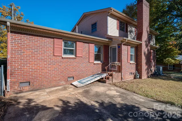 $375,000 | 1131 Woodvale Avenue, Gastonia, NC 28054