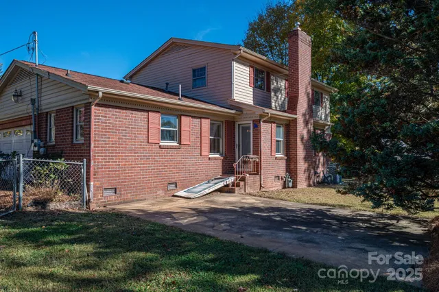$375,000 | 1131 Woodvale Avenue, Gastonia, NC 28054