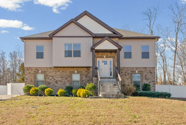 $2,300 | 830 Snapdragon Court, Clarksville, TN 37042