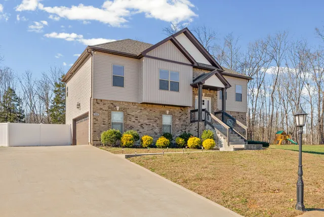 $2,300 | 830 Snapdragon Court, Clarksville, TN 37042