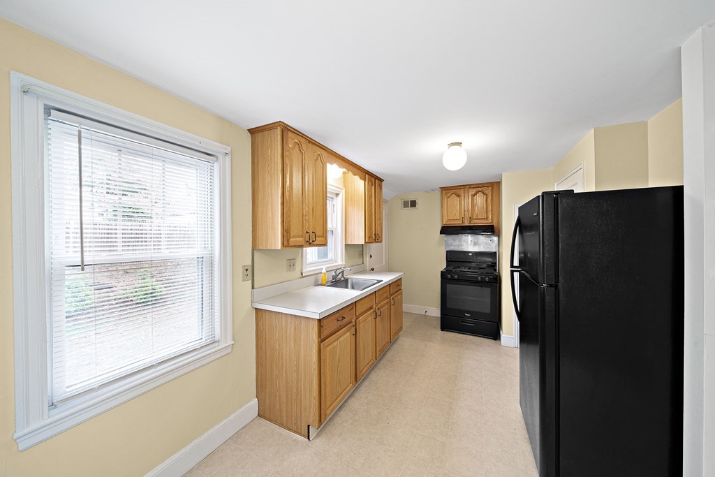 32 Paragon Road Boston, MA 02132 - Photo 4 of 16 Gallery Image 4