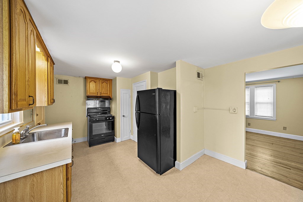 32 Paragon Road Boston, MA 02132 - Photo 5 of 16 Gallery Image 5