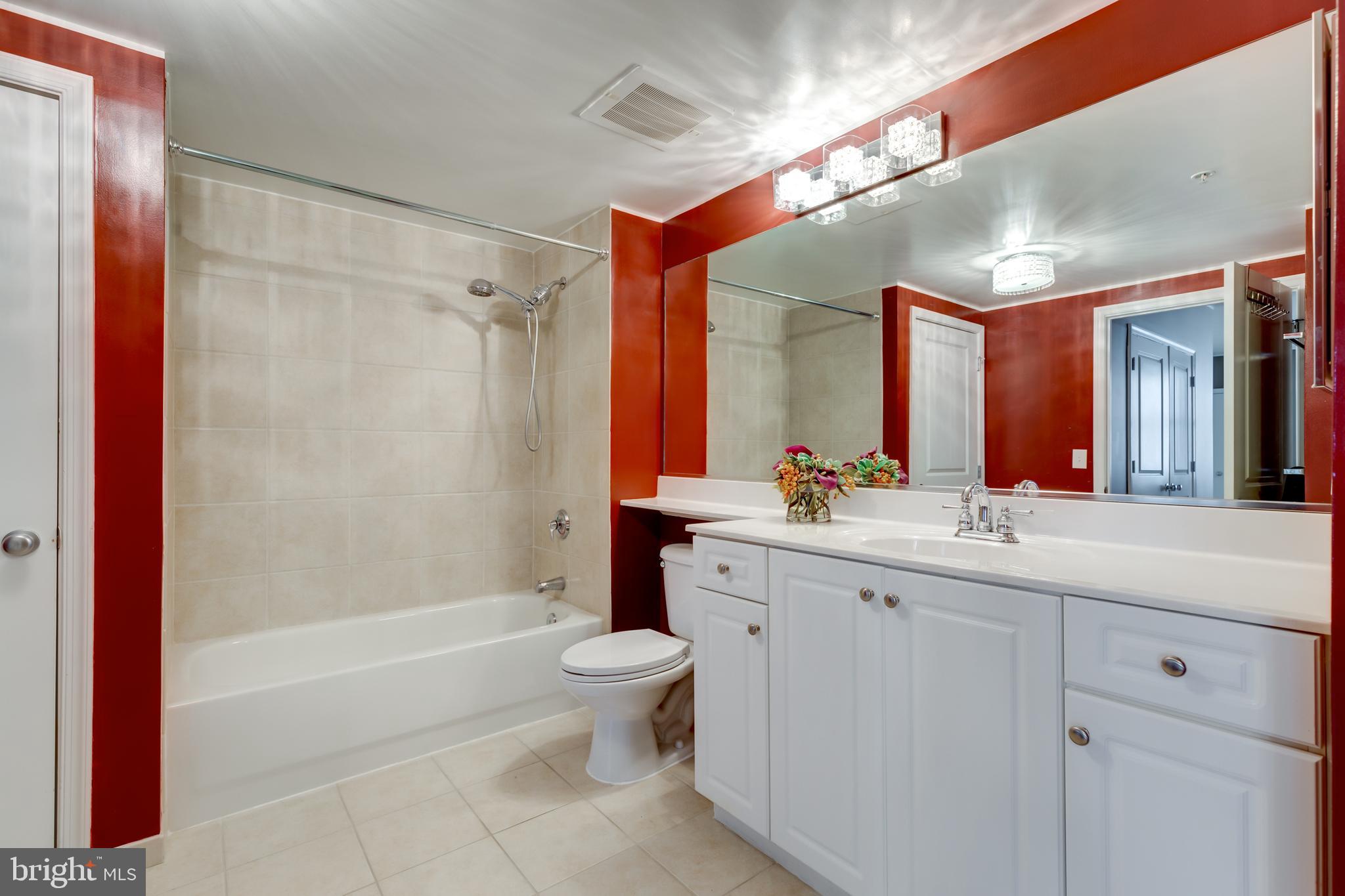 851 North Glebe Road, Unit 1020 Arlington, VA 22203 - Photo 27 of 52 Bathroom with Sep Tub & Shower
