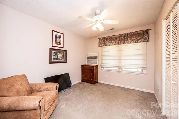 $289,900 | 1070 South College Avenue, Newton, NC 28658