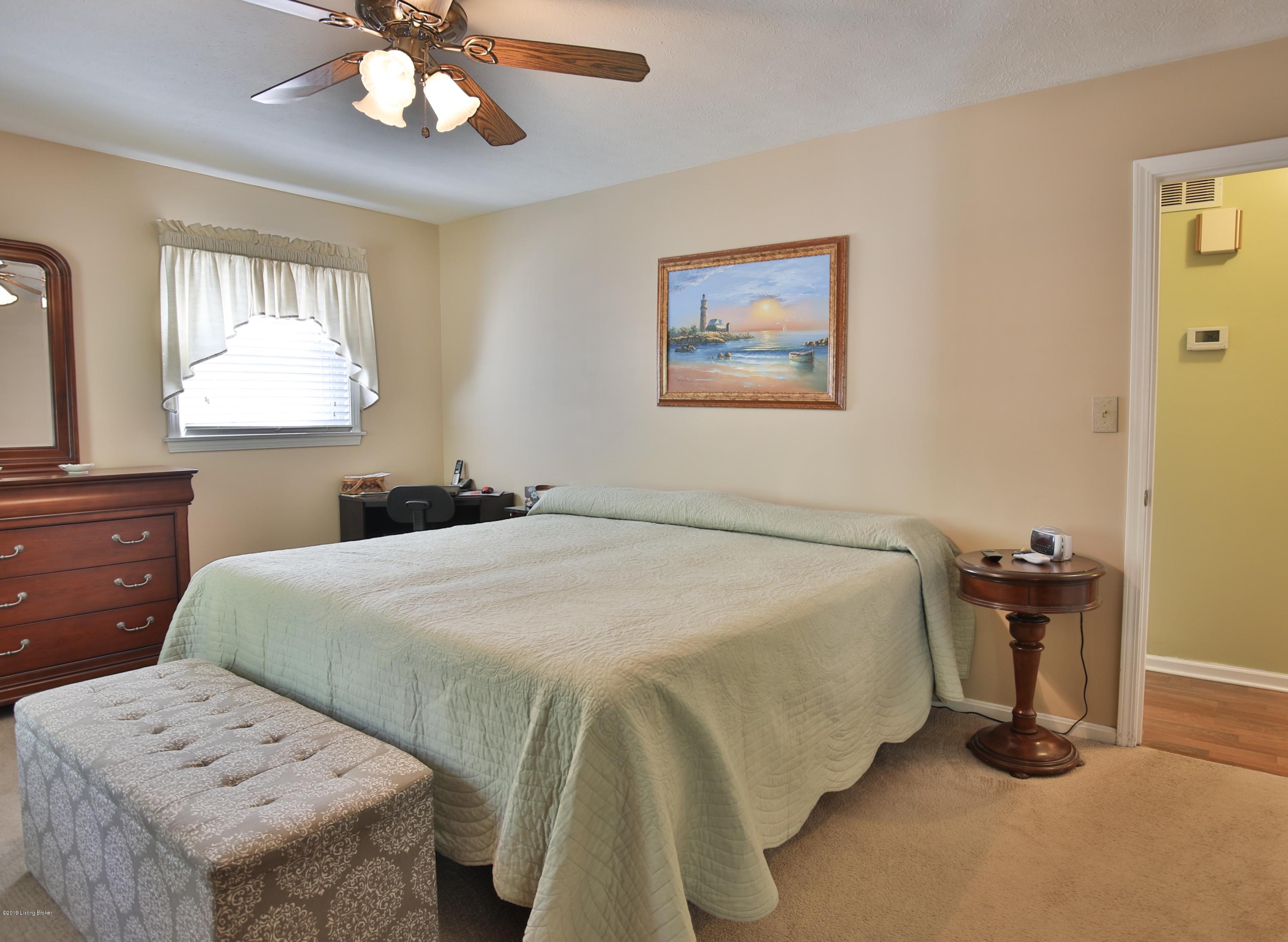 1052 Runell Road Louisville, KY 40214 - Photo 19 of 39 1-38