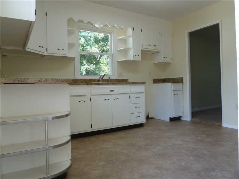 2104 Ruth Drive Indianapolis, IN 46240 - Photo 2 of 23 Gallery Image 2