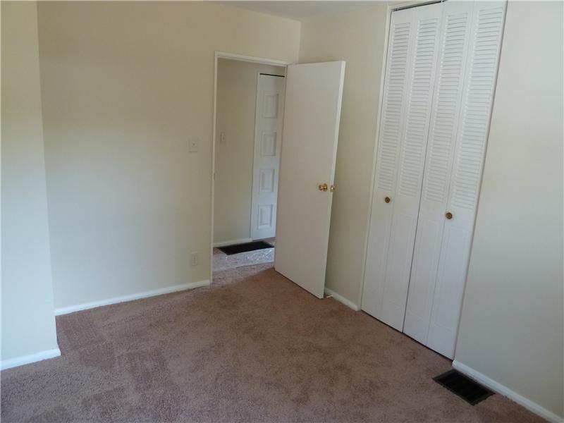 2104 Ruth Drive Indianapolis, IN 46240 - Photo 11 of 23 Gallery Image 11