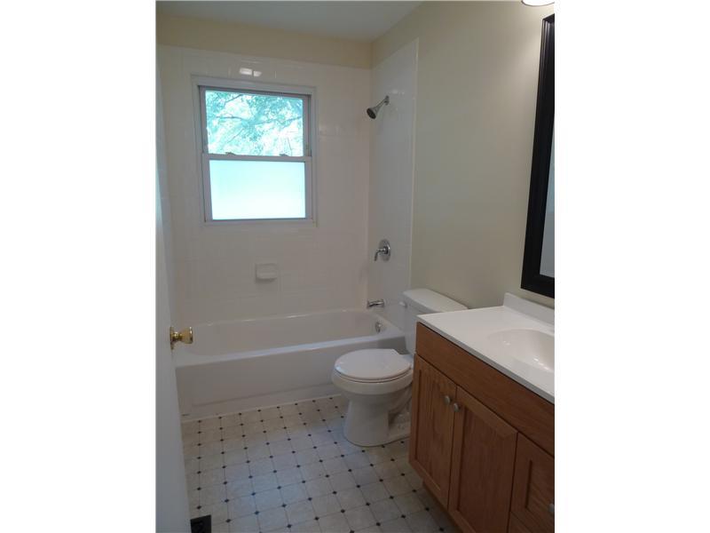 2104 Ruth Drive Indianapolis, IN 46240 - Photo 4 of 23 Gallery Image 4