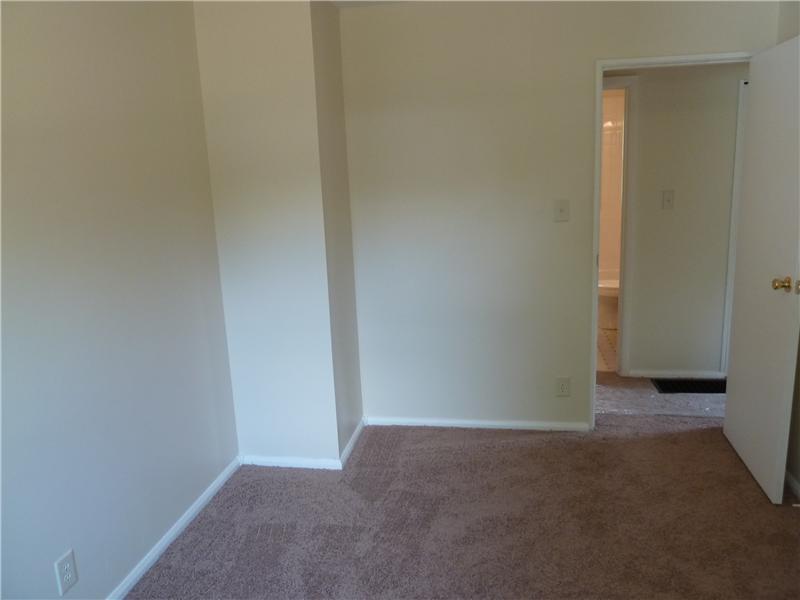 2104 Ruth Drive Indianapolis, IN 46240 - Photo 10 of 23 Gallery Image 10