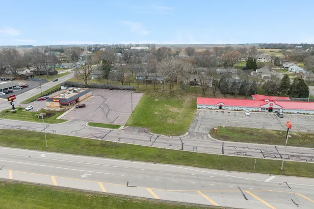 $138,900 | 240 3rd Avenue South, Windom, MN 56101