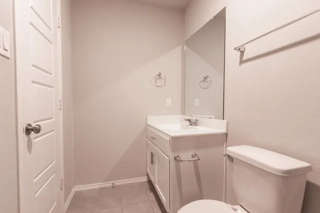 $1,900 | 1218 Colt Canyon Drive, Alvin, TX 77511