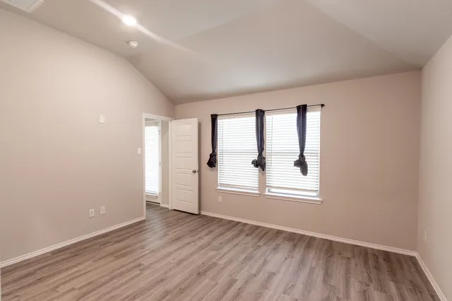 $1,900 | 1218 Colt Canyon Drive, Alvin, TX 77511