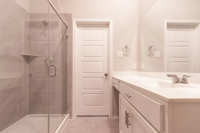 $1,900 | 1218 Colt Canyon Drive, Alvin, TX 77511