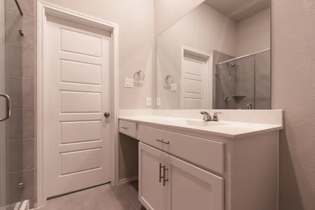 $1,900 | 1218 Colt Canyon Drive, Alvin, TX 77511