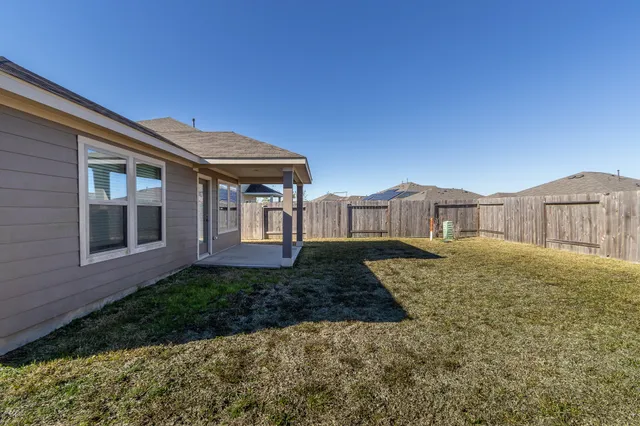 $1,900 | 1218 Colt Canyon Drive, Alvin, TX 77511