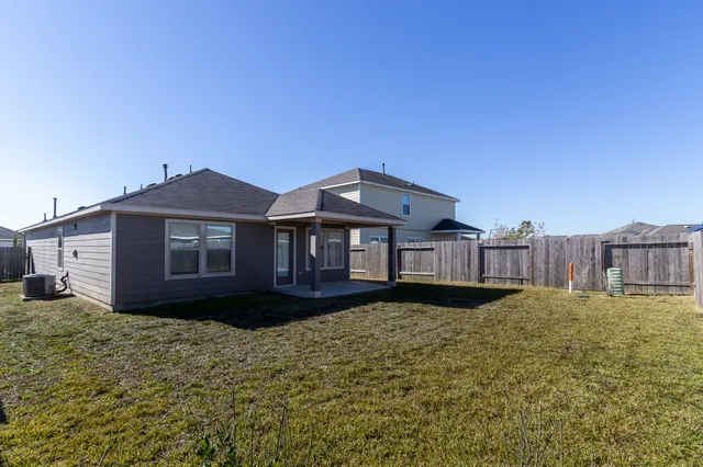 $1,900 | 1218 Colt Canyon Drive, Alvin, TX 77511