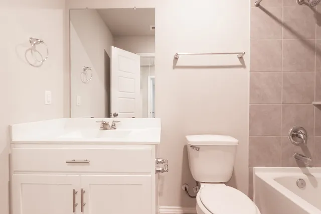 $1,900 | 1218 Colt Canyon Drive, Alvin, TX 77511