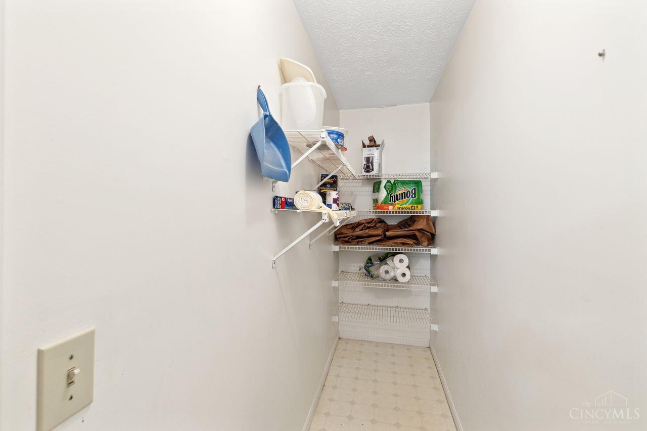 3306 North Bend Road, Unit 11 Cincinnati, OH 45247 - Photo 9 of 22 Gallery Image 9