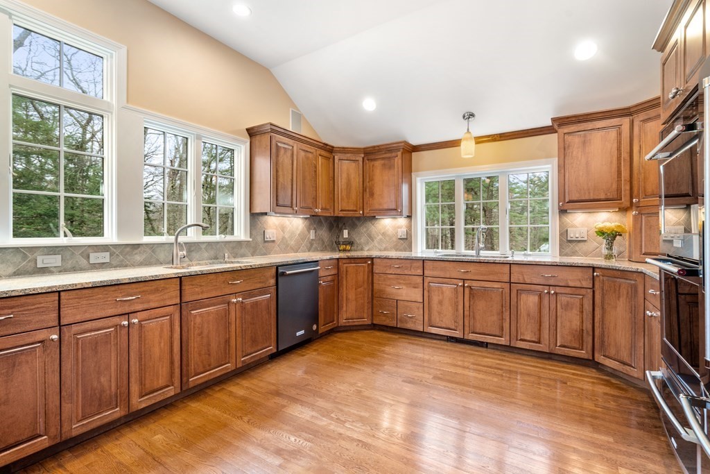 87 Harrington Ridge Road Sherborn, MA 01770 - Photo 16 of 42 Gallery Image 16