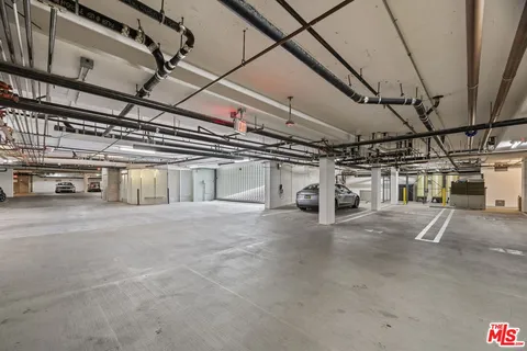 $1,150,000 | 600 South Ridgeley Drive, Unit PH11, Los Angeles, CA 90036