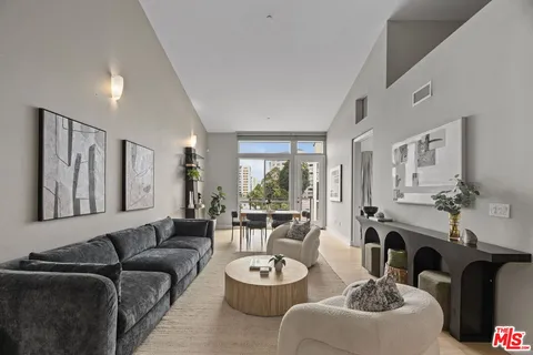 $1,150,000 | 600 South Ridgeley Drive, Unit PH11, Los Angeles, CA 90036