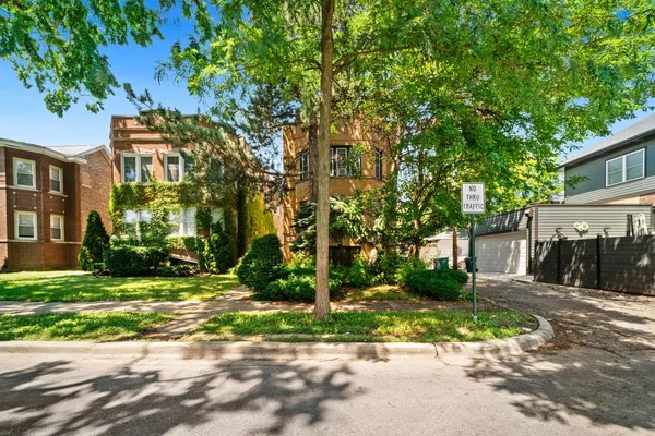 $425,000 | 1428 North Austin Boulevard, Oak Park, IL 60302