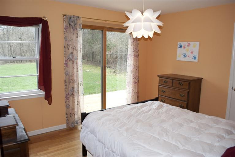 2790 North Maple Road Ann Arbor, MI 48103 - Photo 16 of 25 2nd bedroom