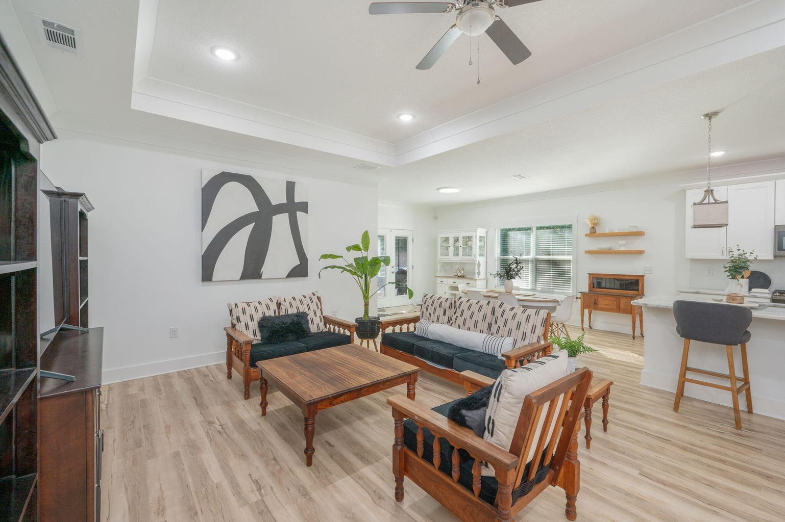 667 Red Fern Road Crestview, FL 32536 - Photo 11 of 29 Living room