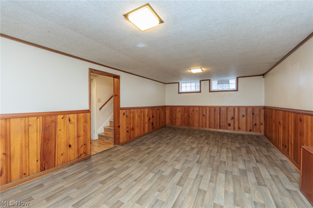 1551 Winchester Road Cleveland, OH 44124 - Photo 36 of 48