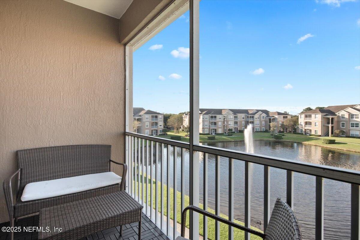 7990 Baymeadows Road East, Unit 913 Jacksonville, FL 32256 - Photo 22 of 70 a view of city from a balcony