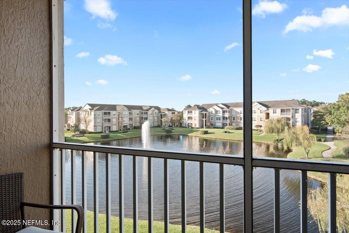 7990 Baymeadows Road East, Unit 913 Jacksonville, FL 32256 - Photo 25 of 70 a view of a city from a balcony