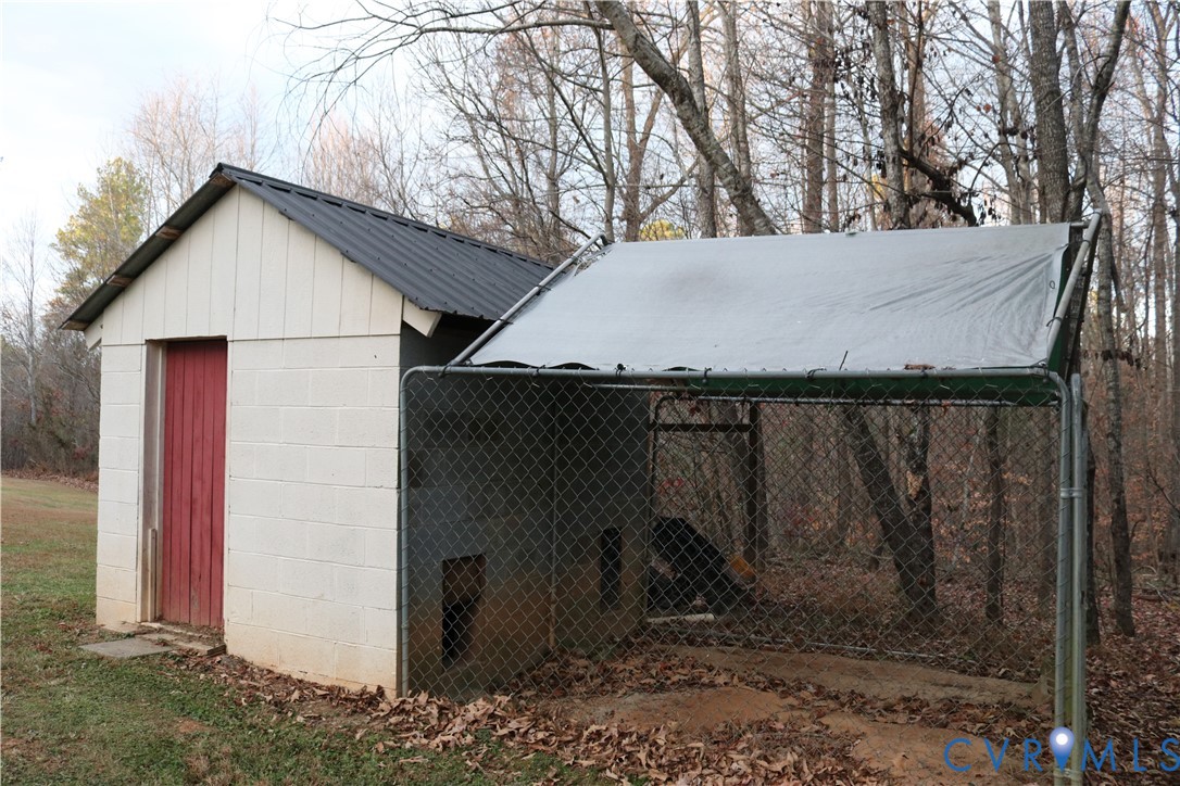 128 Quarry Road Cumberland, VA 23040 - Photo 32 of 36 View of outbuilding
