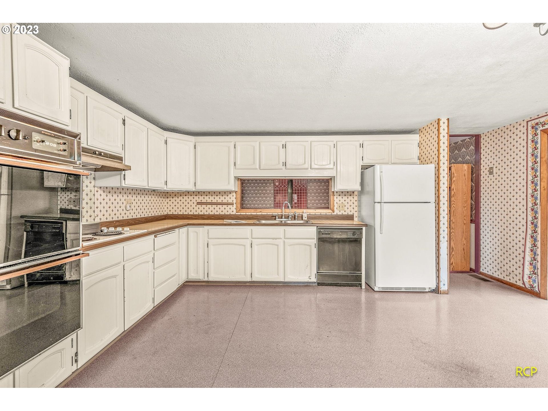 33638 Beerman Creek Road Seaside, OR 97138 - Photo 21 of 32 Kitchen